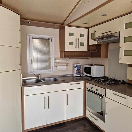 Camping Le Clos De Balleroy Eksteriør billede