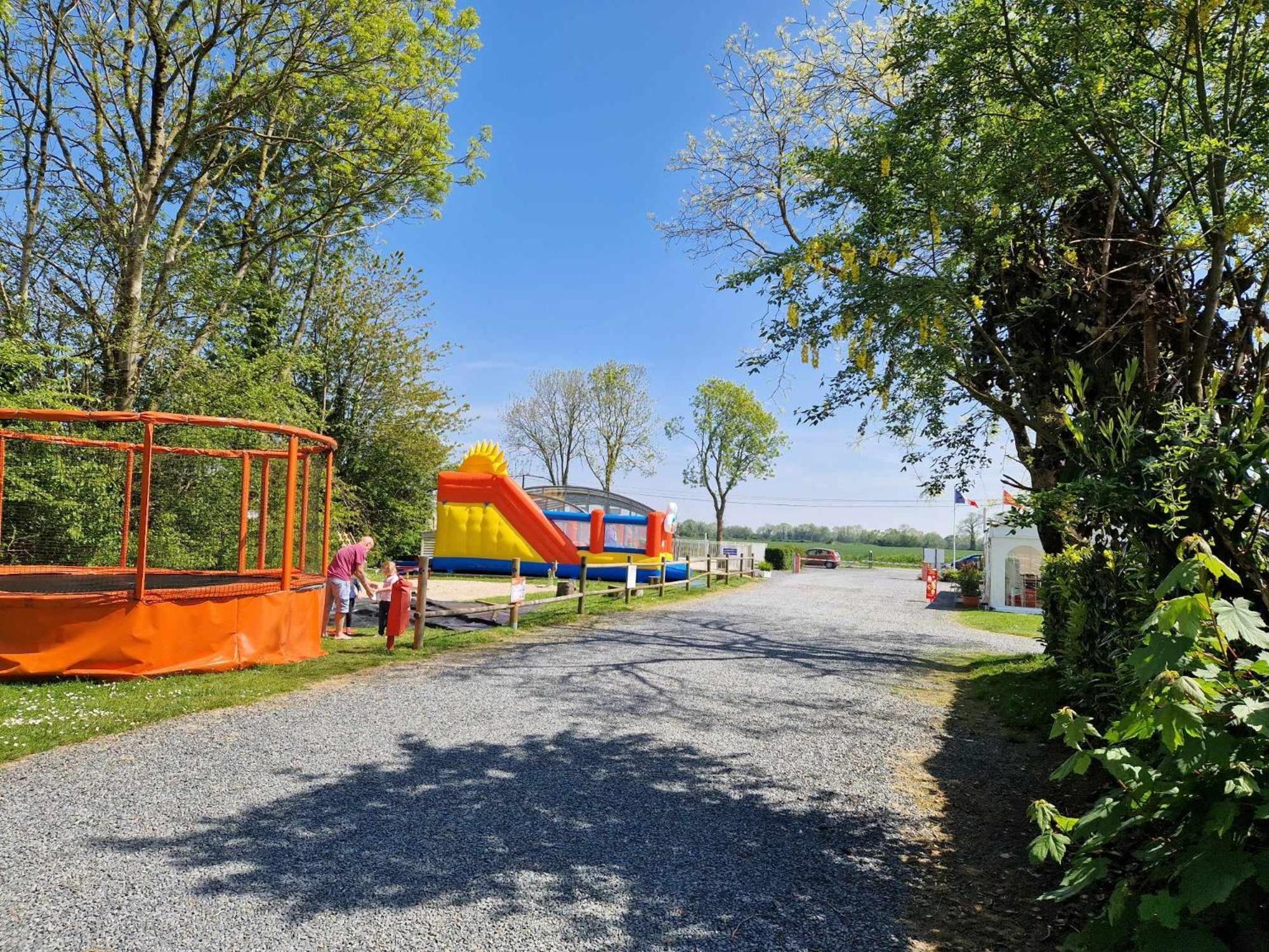 Camping Le Clos De Balleroy Eksteriør billede