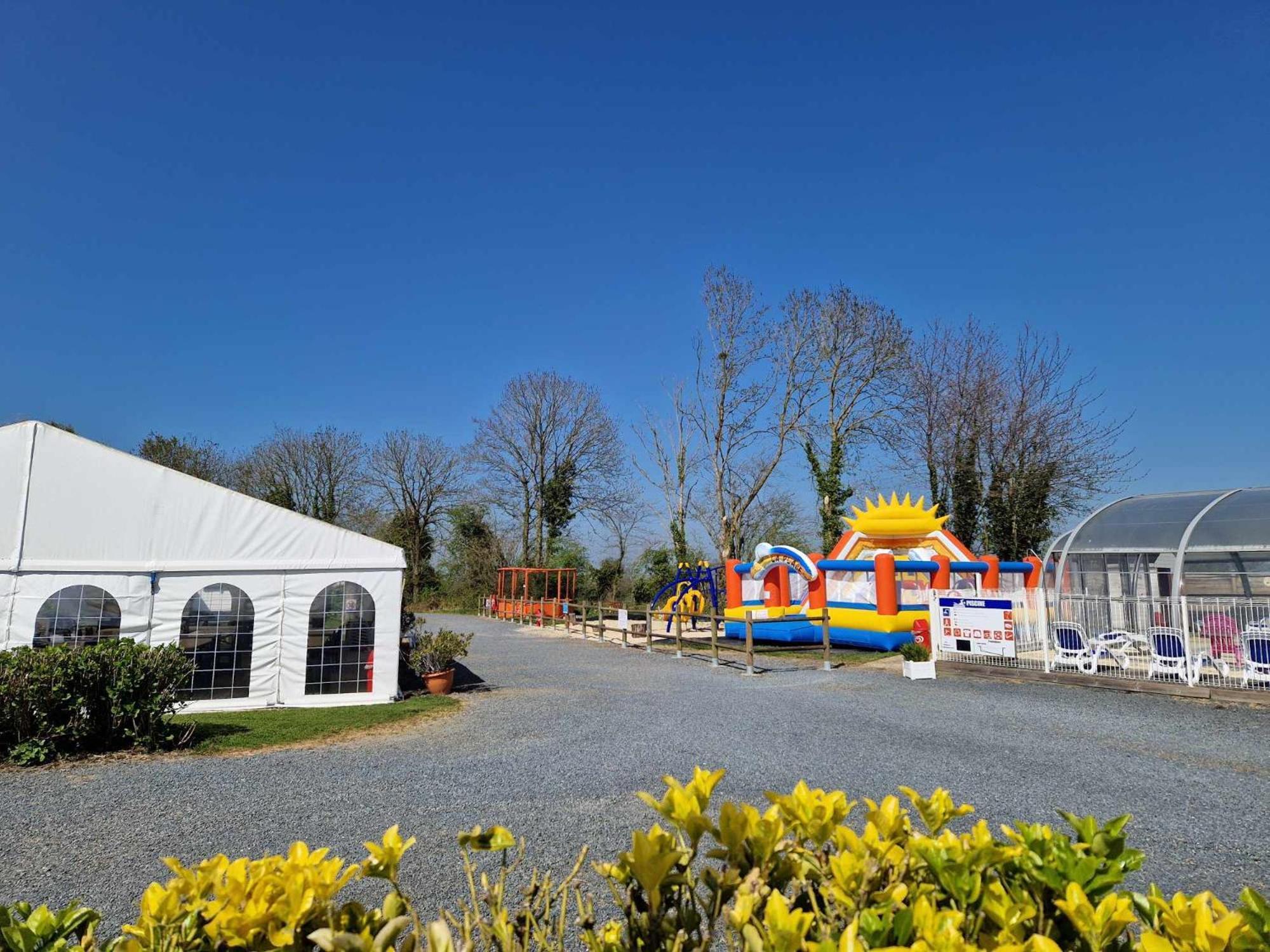 Camping Le Clos De Balleroy Eksteriør billede