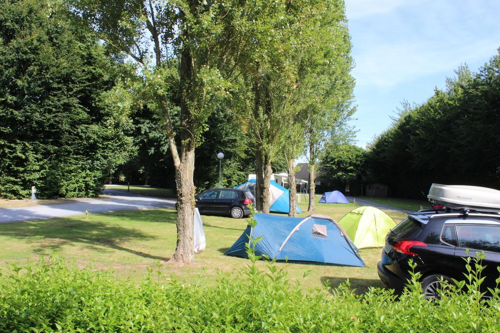 Camping Le Clos De Balleroy Eksteriør billede