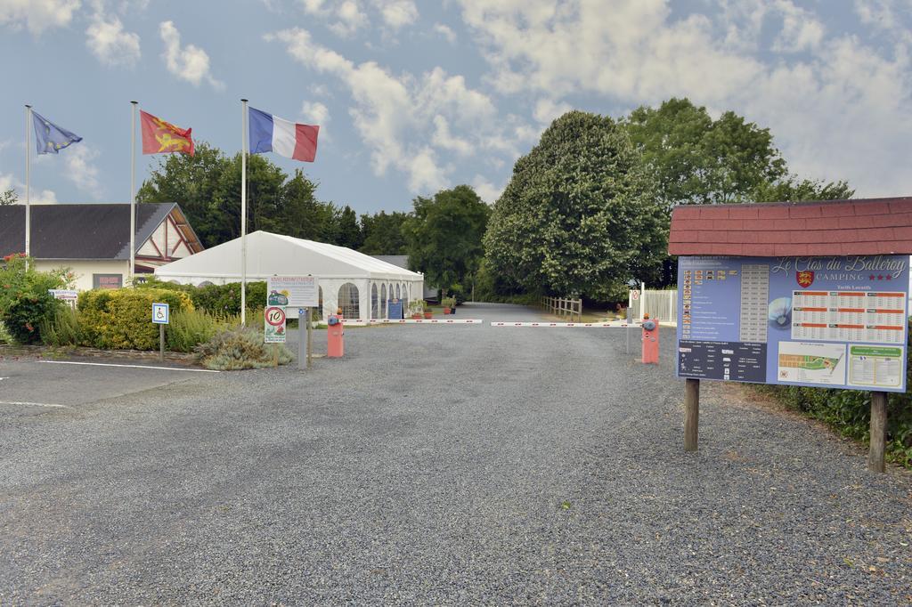 Camping Le Clos De Balleroy Eksteriør billede