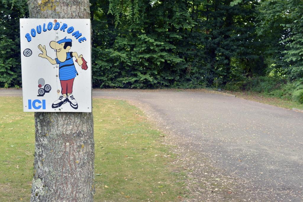 Camping Le Clos De Balleroy Eksteriør billede